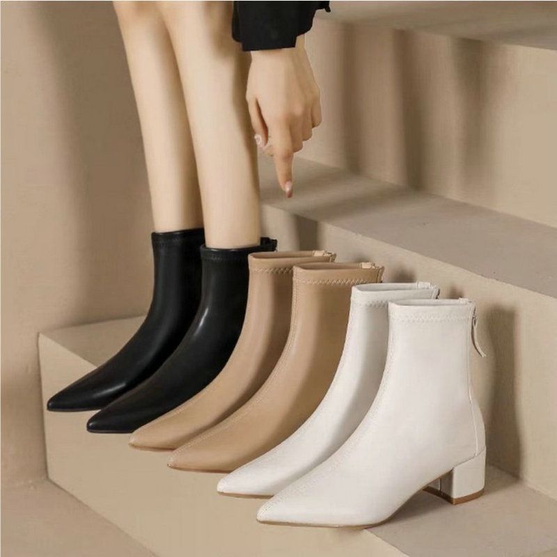 Elegant Women's Boots – Style & Comfort Combined