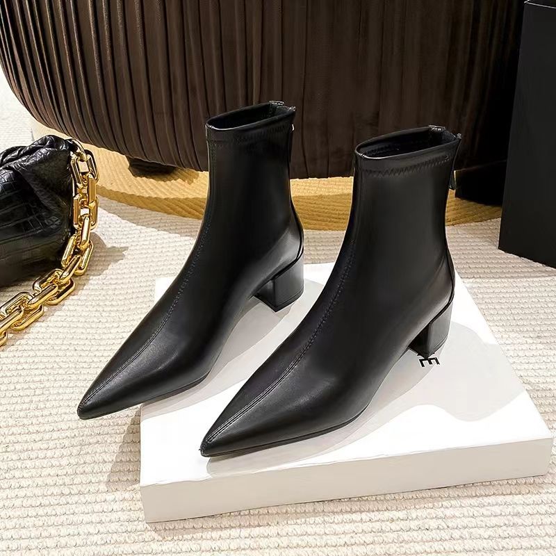 Elegant Women's Boots – Style & Comfort Combined