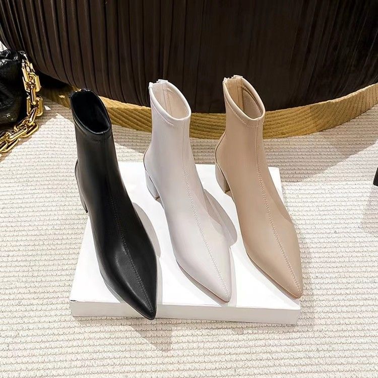 Elegant Women's Boots – Style & Comfort Combined